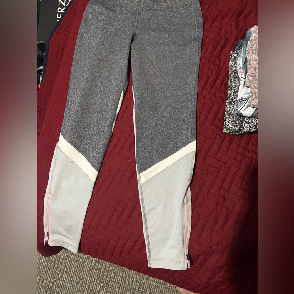 Athletic leggings